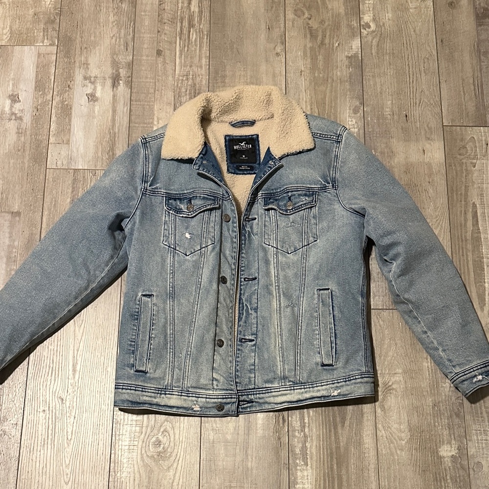 Hollister Light Blue Denim Jacket with Cream Sherpa Collar